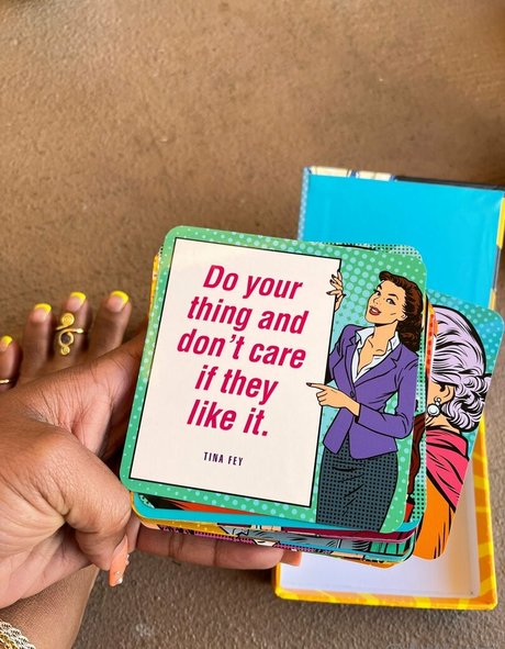 areiyami schauspielerin erwachsene foto