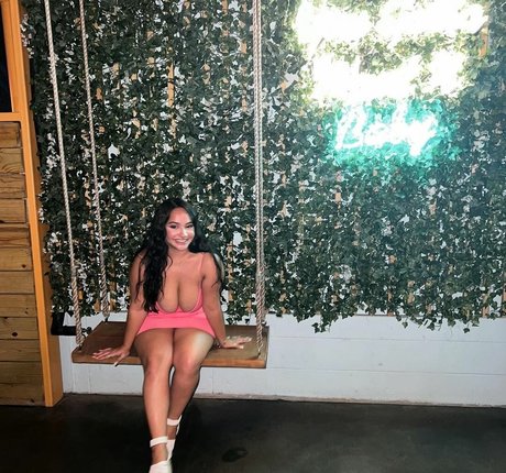 Ellie Johnston beste erwachsene foto