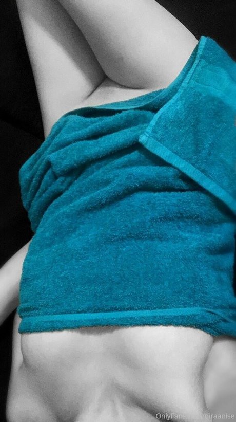 qiraanise sexy akt foto