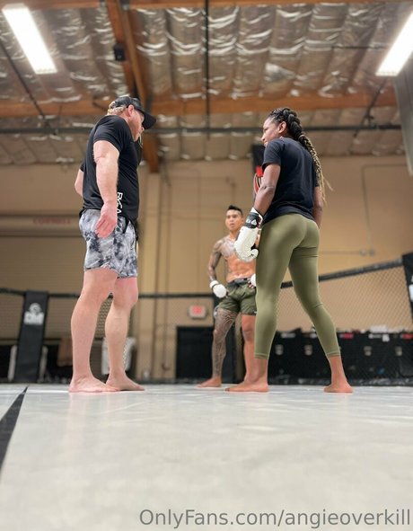 angieoverkill nackt pornostar bilder