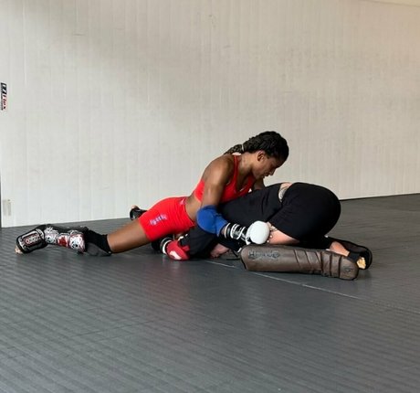 angieoverkill nacktheit pornografische bilder