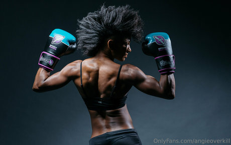 angieoverkill nackt sexy foto