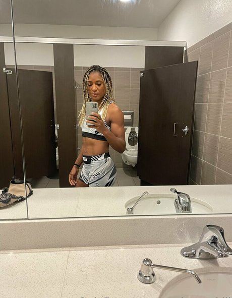 angieoverkill top porno foto