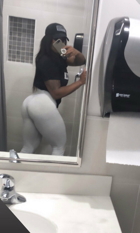 ebonymuscle pornostar freie bild