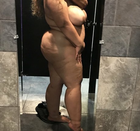 gepiercte brustwarzen onlyfans exklusive top fotos