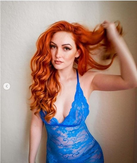 Nicole Simone pornostar nackten bilder