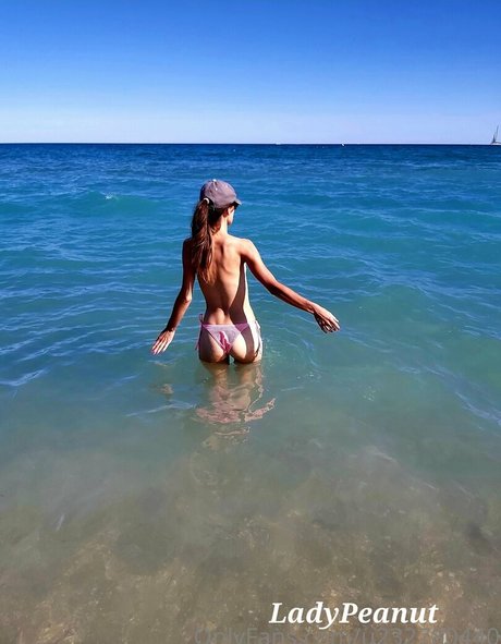 ladypeanut sexy galerien