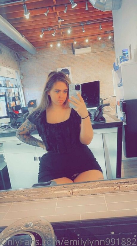 emilylynn026 nackt kunst foto