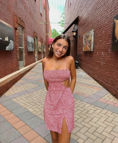 Ellie Dobleske nacktheit exklusive galerien