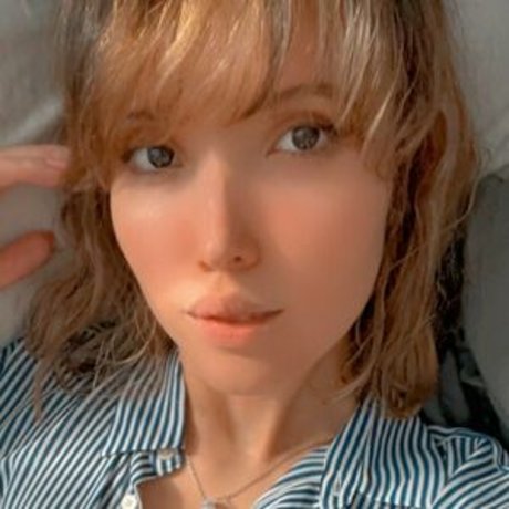 strawbeegirlkairi kostenlose nacktheit fotos