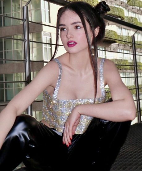 Germaine Colmenares kunst hd bilder