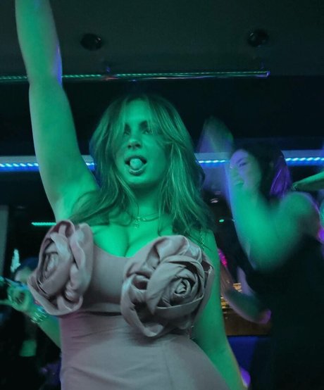 Sara Bella Harris xxx nackt galerien