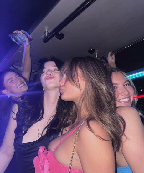 Sara Bella Harris porno nackt fotos