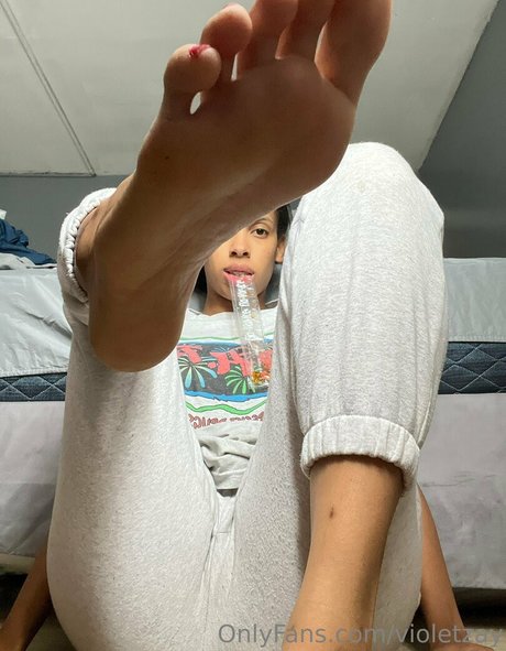 violetzay schauspielerin nackten bild