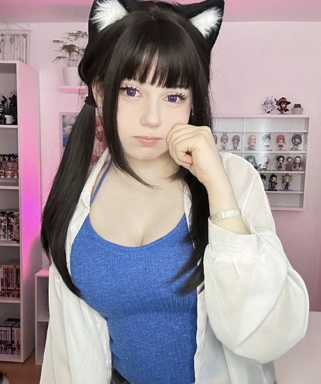 Upminaa pornostar nackt bilder