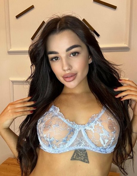 emilage schauspielerin erwachsene bilder