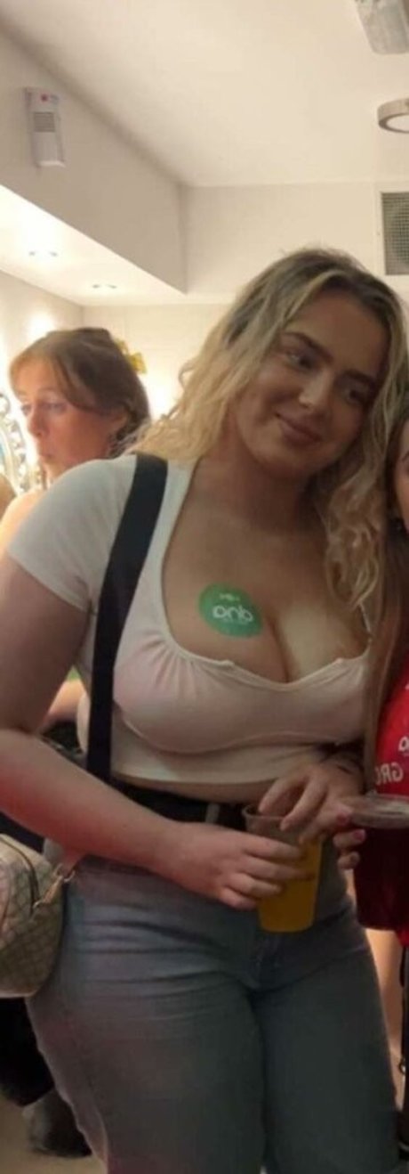 Megan Mcdonnell kunst akt foto