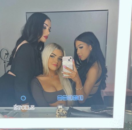 Naomi grace Robinson exklusive nackt bild