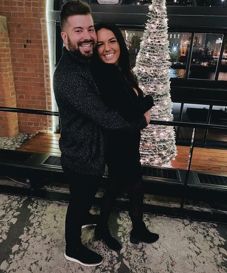 Taylor Horner sexy nackt bild