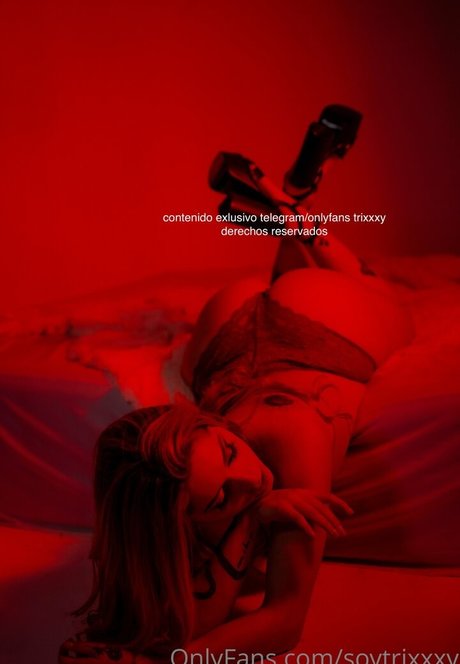 Trixxxy Soytrixxxy perfekte erwachsene foto