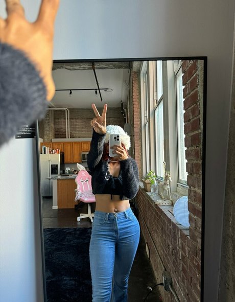 milasapothecary kunst nackten archiv