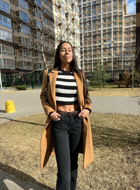 miaa sexy nackte bilder