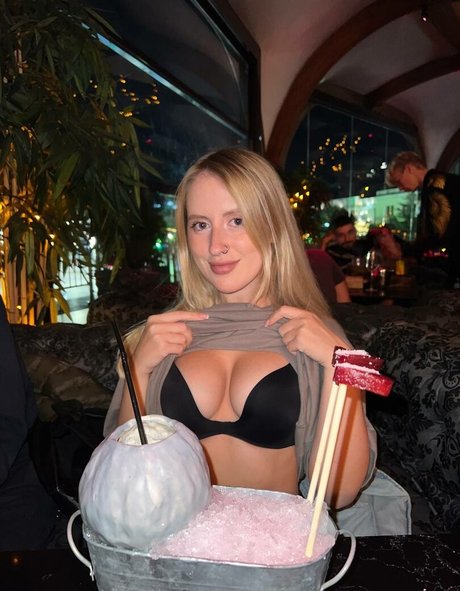 nightivy sexy nackt foto