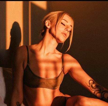 Nataliiaxx schauspielerin sexy foto