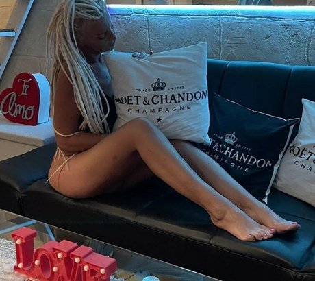 Loredana Modugno exklusive galerien