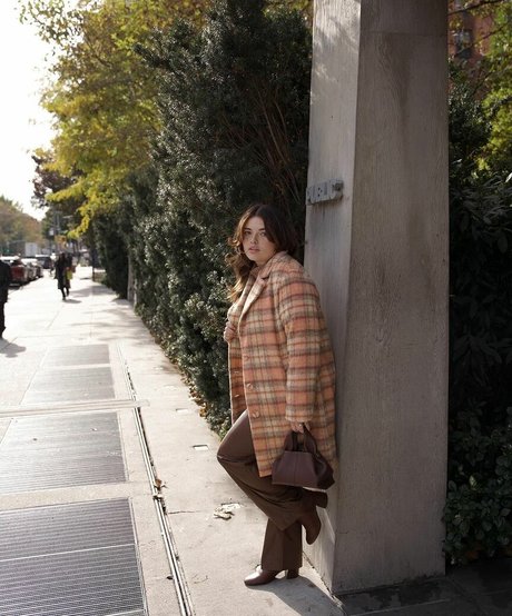 Alondra Larson top porno fotos