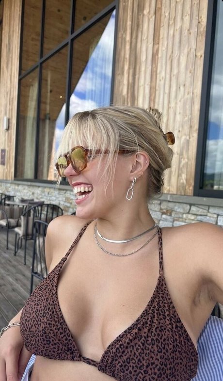 Renee Rapp top exklusive fotos