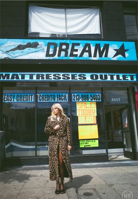 Renee Rapp porno erwachsene bilder