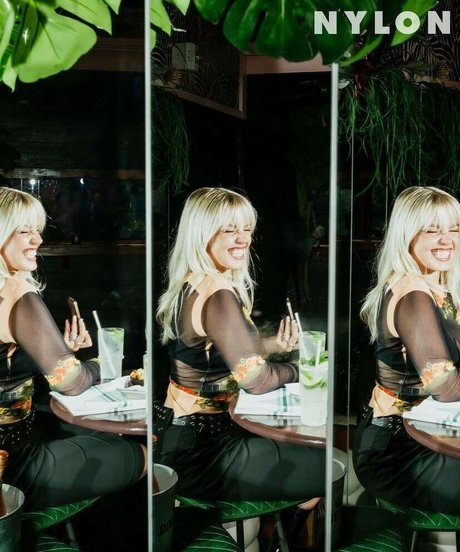 Renee Rapp nackt heiße galerie