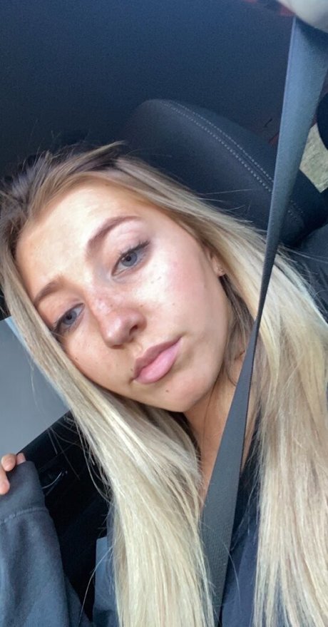 Chelsea Mariani erotische akt fotos