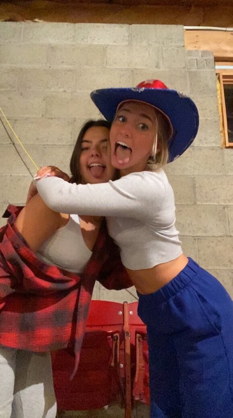 Chelsea Mariani kostenlose erotische foto