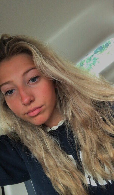 Chelsea Mariani akt pornostar archiv