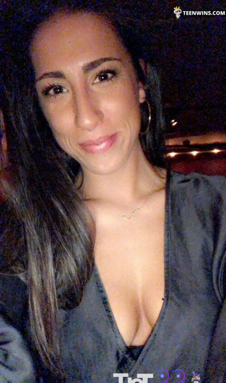 Emily Varadian perfekte foto