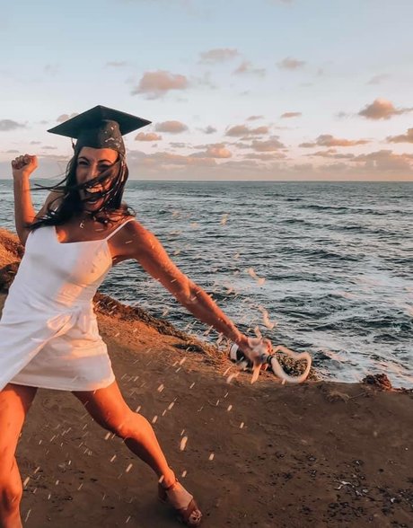 Emily Varadian perfekte akt galerien