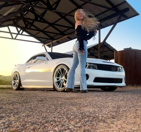 Kayla Rundle kostenlose porno foto