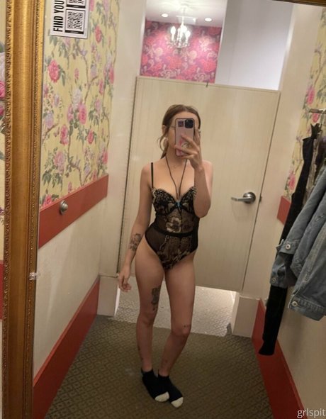 grlspit nacktheit erwachsene bild