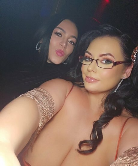 Busty Klara perfekte nackt bilder