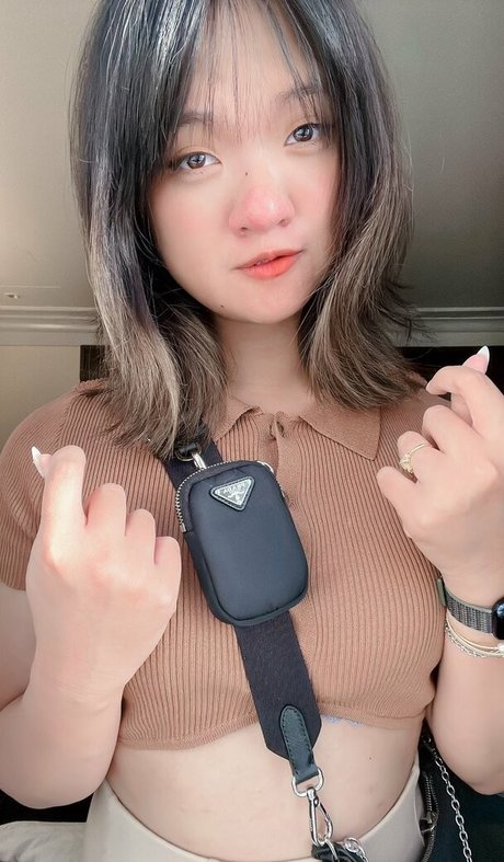 Yousoromi erotische hübsche foto