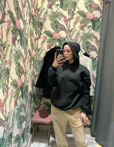 lina pie model akt archiv