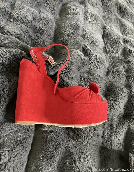 zoeytaylor xxx schauspielerin pornographische foto