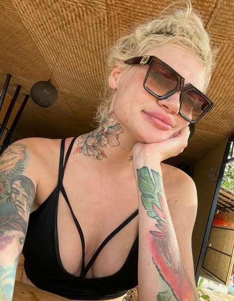 iamvirtuallady nacktheit sex bilder