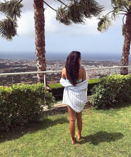 Chloe Reynolds nackt sexy fotos