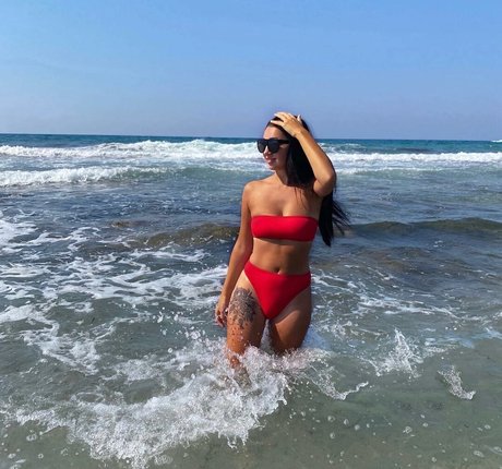 Chloe Reynolds porno akt archiv