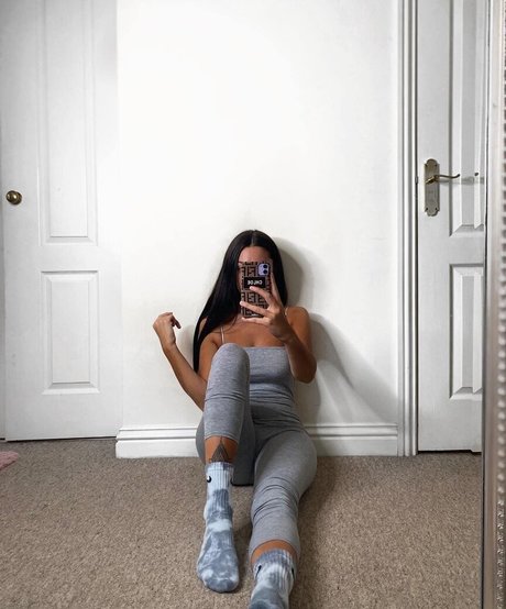 Chloe Reynolds porno xxx bild