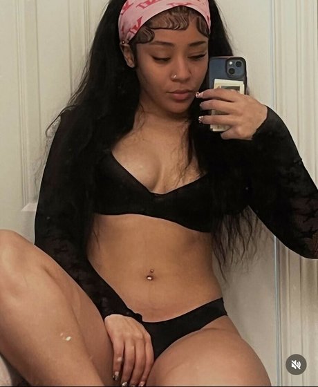 Isis Dior porno schöne archiv