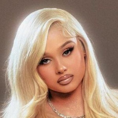 Alabama Barker erwachsene nacktheit foto